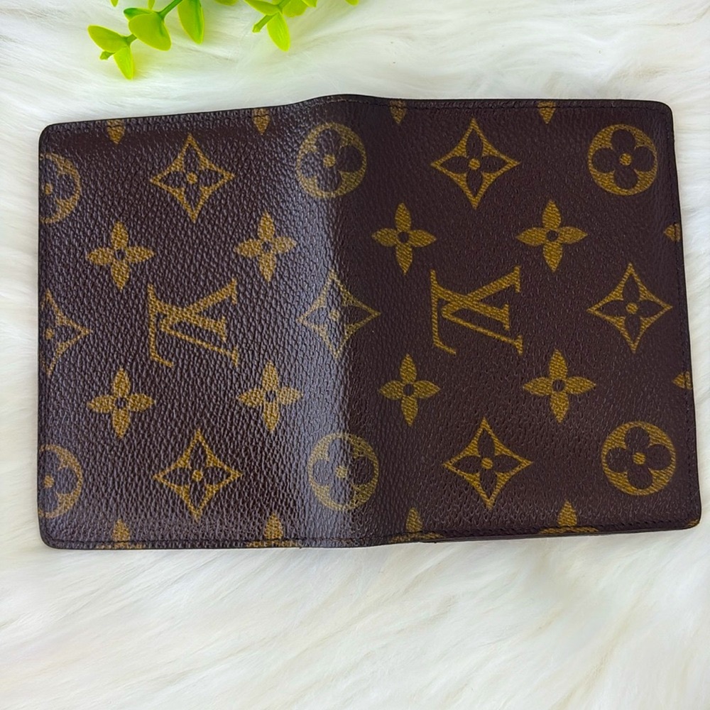 Louis Vuitton Monogram Wallet - Picture 7 of 15